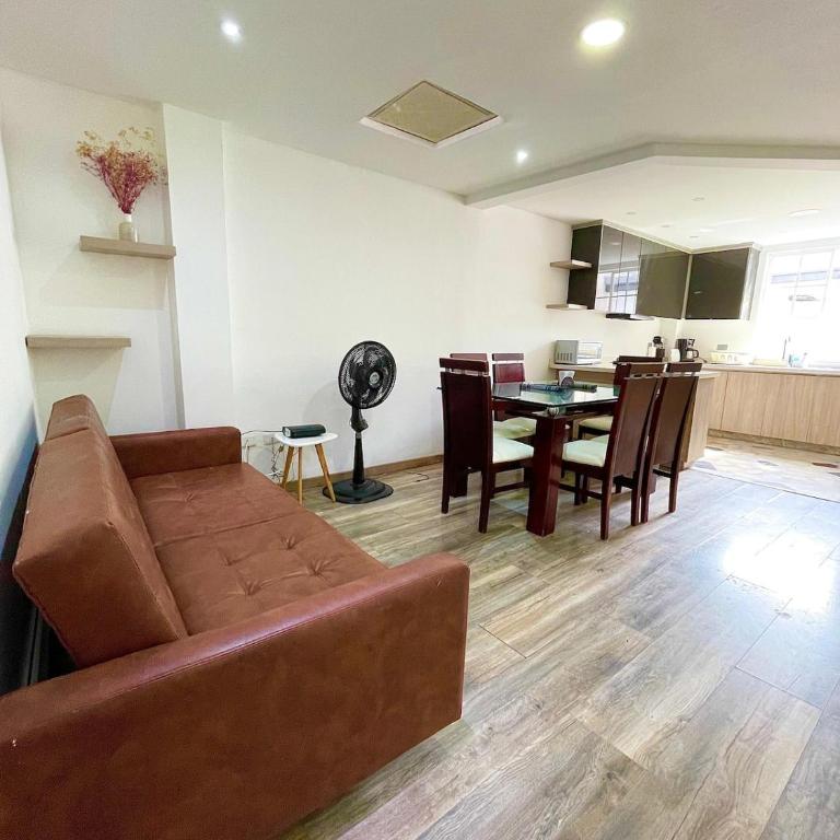 GURUS FR - Amplio, iluminado, Circunvalar 3H-2B, Parqueadero - Three-Bedroom Apartment - 1