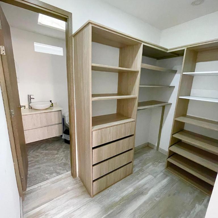 GURUS FR - Amplio, iluminado, Circunvalar 3H-2B, Parqueadero - Three-Bedroom Apartment - 18