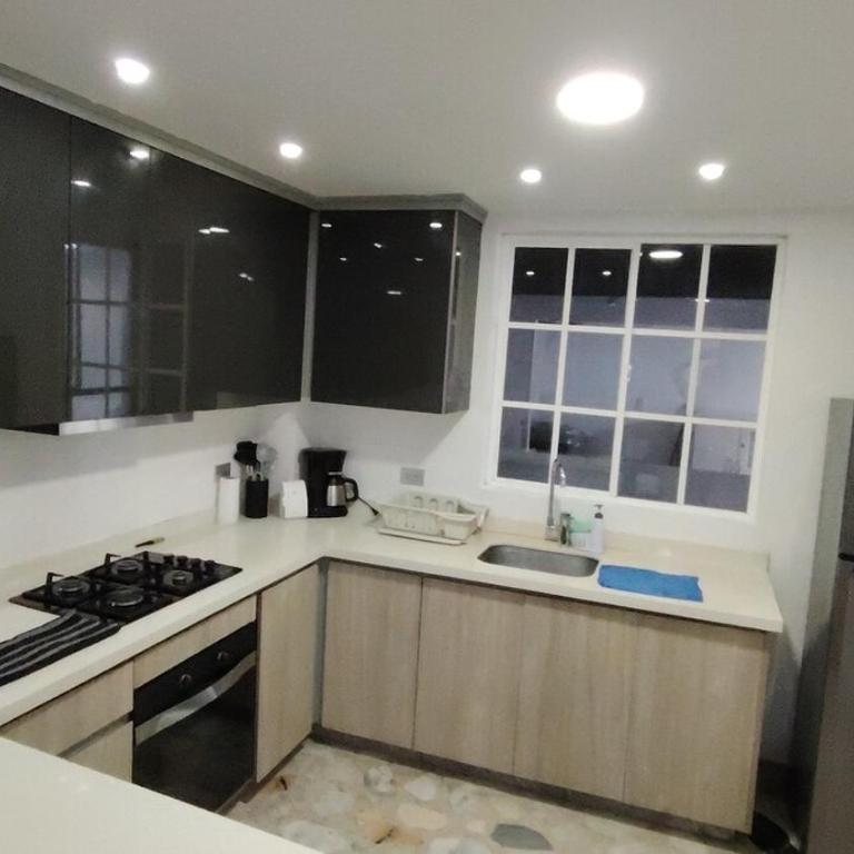 GURUS FR - Amplio, iluminado, Circunvalar 3H-2B, Parqueadero - Three-Bedroom Apartment - 10