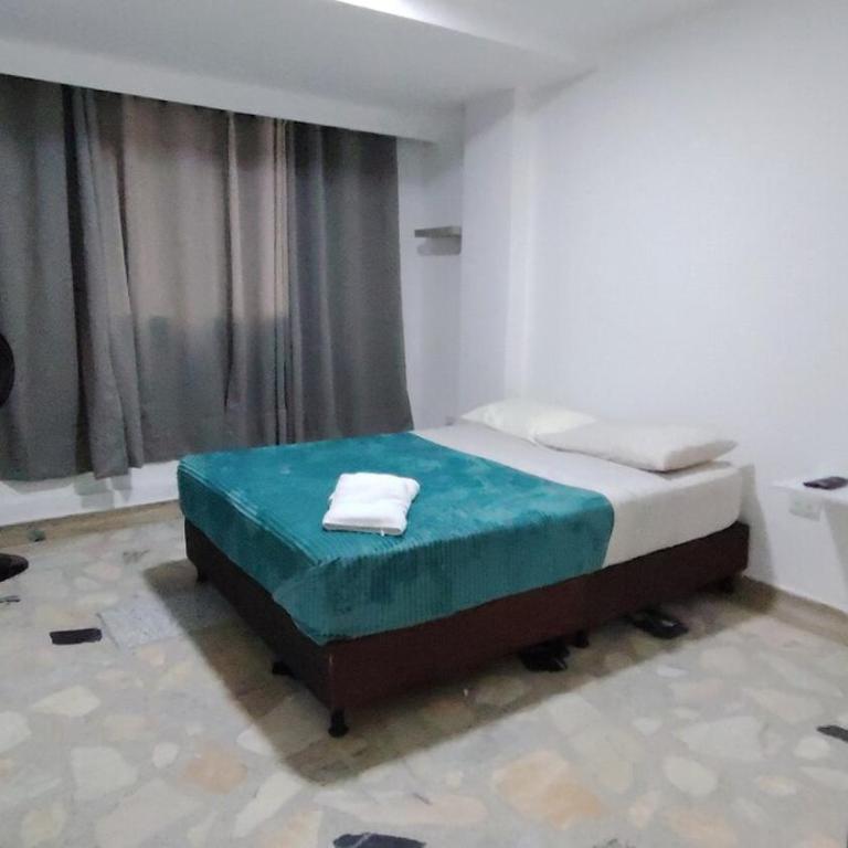 GURUS FR - Amplio, iluminado, Circunvalar 3H-2B, Parqueadero - Three-Bedroom Apartment - 21