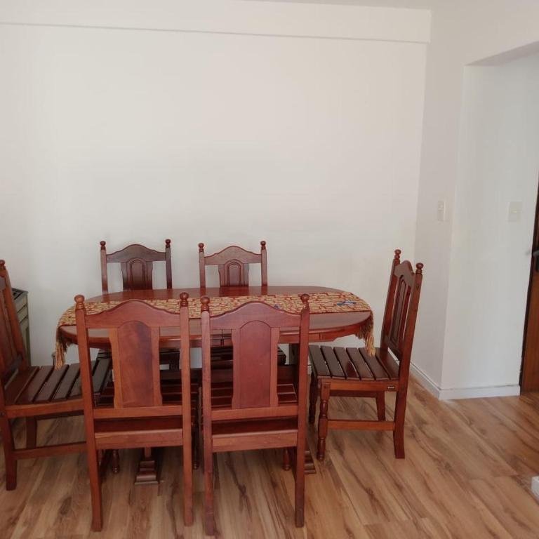 MDQ Centro - 4 personas - playa 3 cuadras - Todo cerca - Impecable - One-Bedroom Apartment - 5