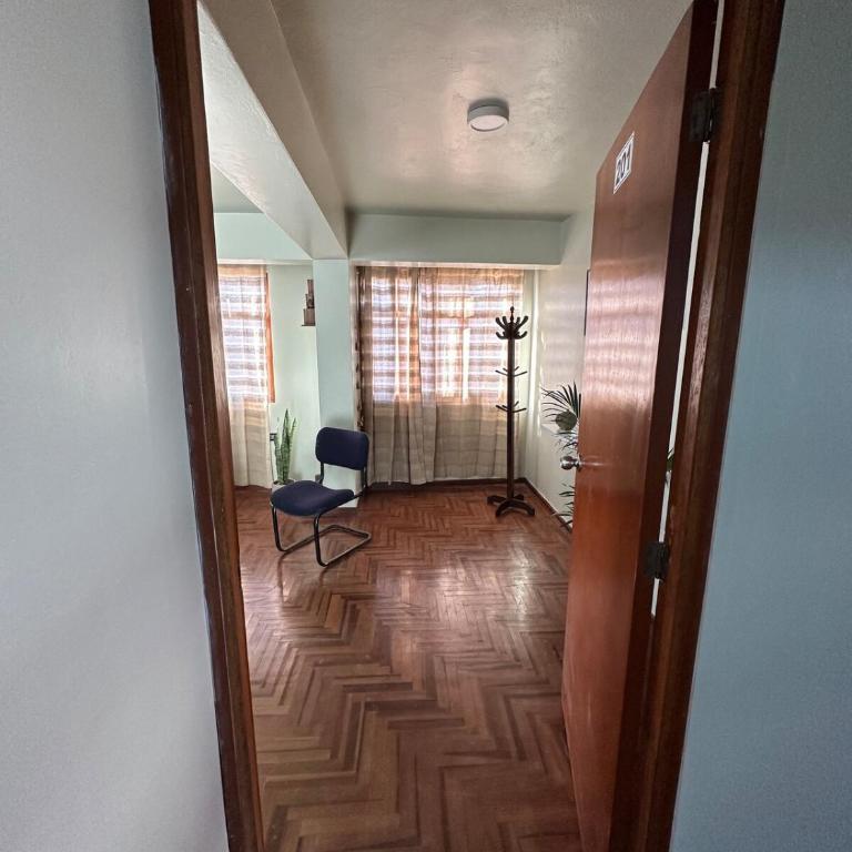 A small apartment 3 blocks from downtown - One-Bedroom Apartment - 6