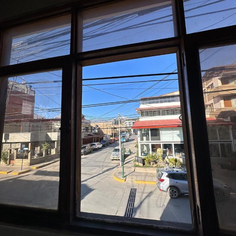 A small apartment 3 blocks from downtown - One-Bedroom Apartment - 7