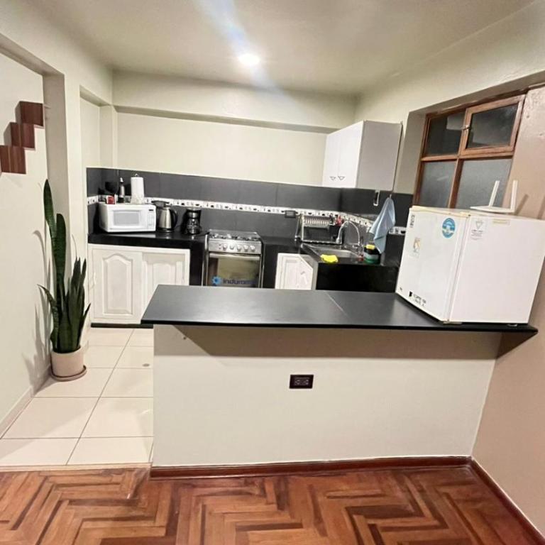 A small apartment 3 blocks from downtown - One-Bedroom Apartment - 8