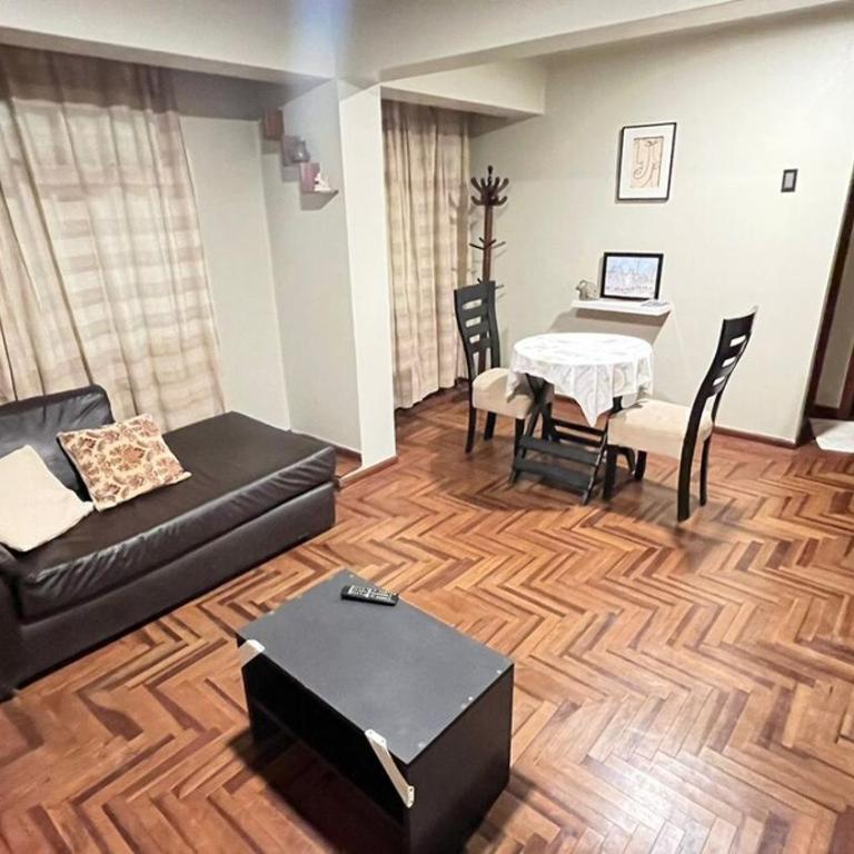 A small apartment 3 blocks from downtown - One-Bedroom Apartment - 20