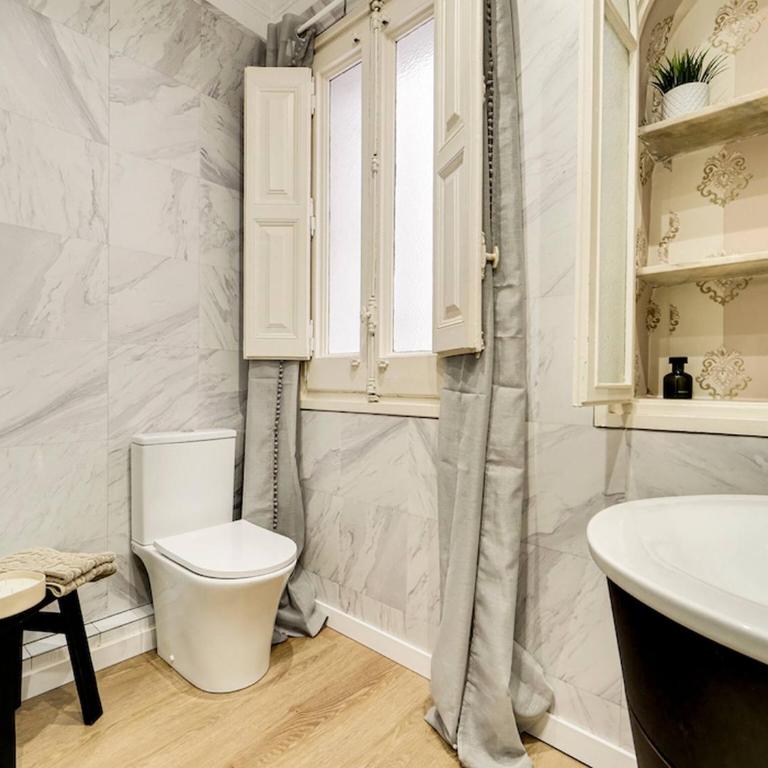 Casa modernista en Paseo de Gracia - Apartment - 32