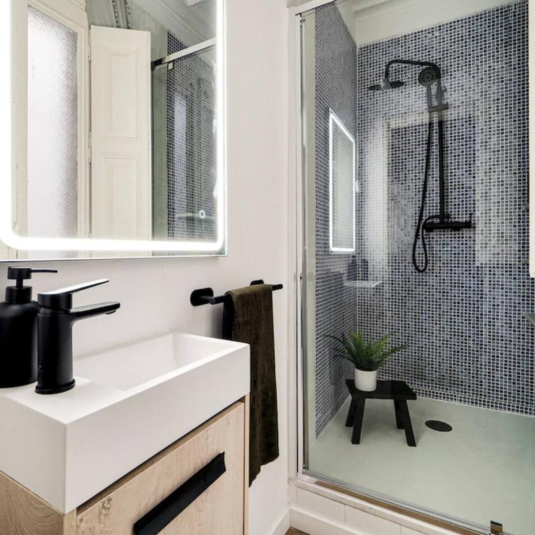 Casa modernista en Paseo de Gracia - Apartment - 31