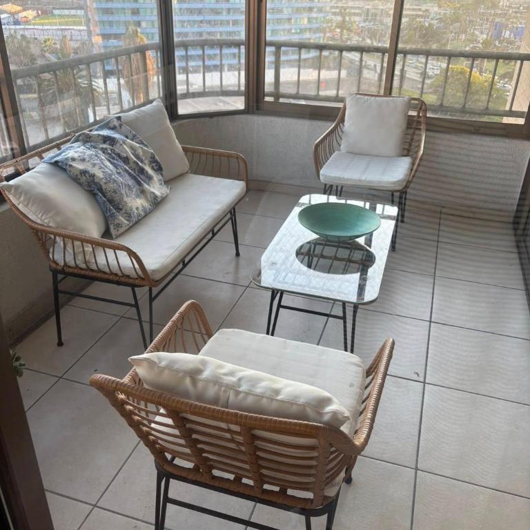 Exclusivo departamento con vista al mar frente a Playa Cavancha Iquique - Three-Bedroom Apartment - 14