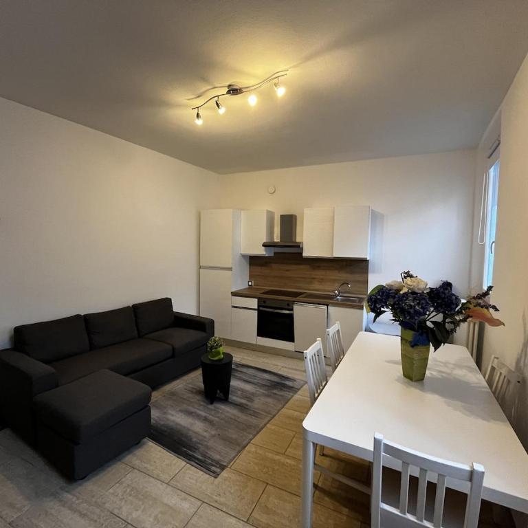 Ferrara Easy Stay 1 - A 2 passi dal centro - Appartamento con 1 Camera da Letto - 2