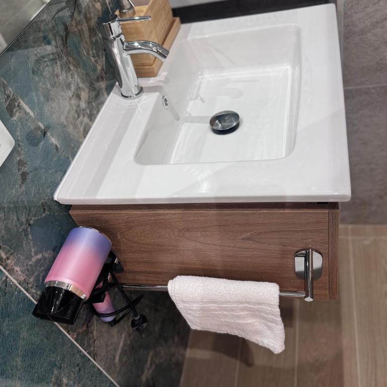 Living - Standard Double Room - 8