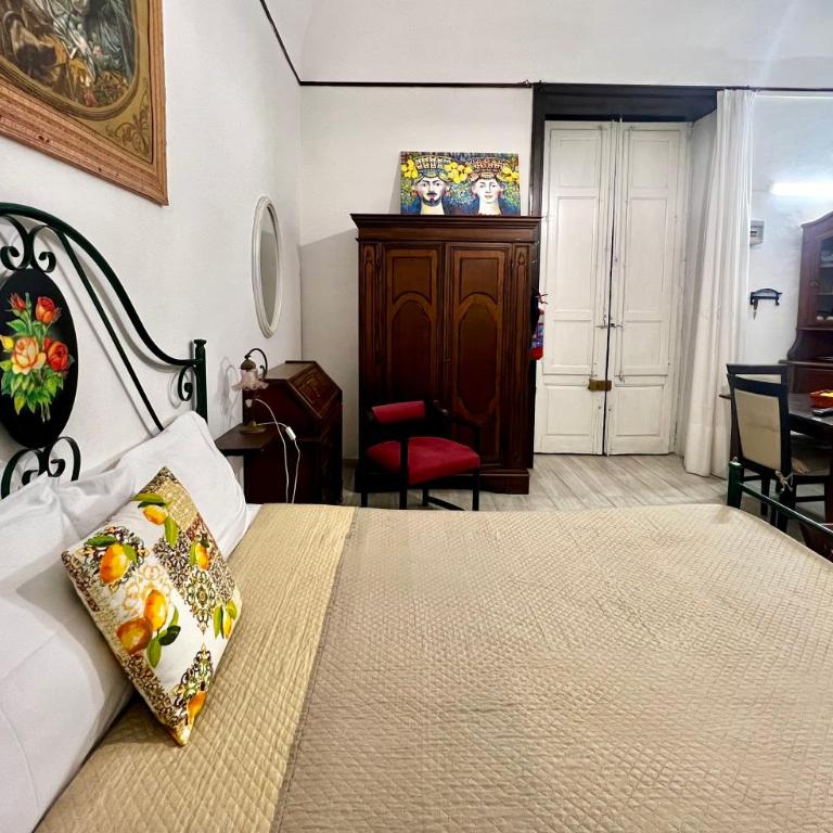 Independent Apartment in the Center of Catania - One-Bedroom House - 16