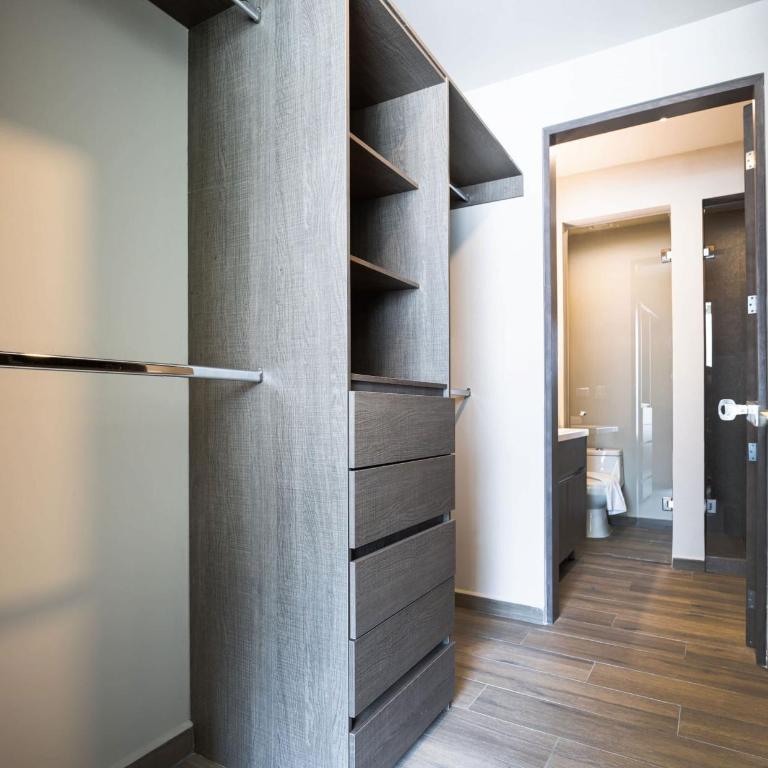 Modern Apartment with City Views and Pool Access - Apartamento - 22