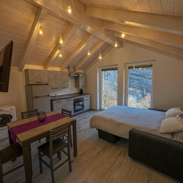 Mansarda Vista Eremo di San Colombano - Appartamento con 1 Camera da Letto - 8