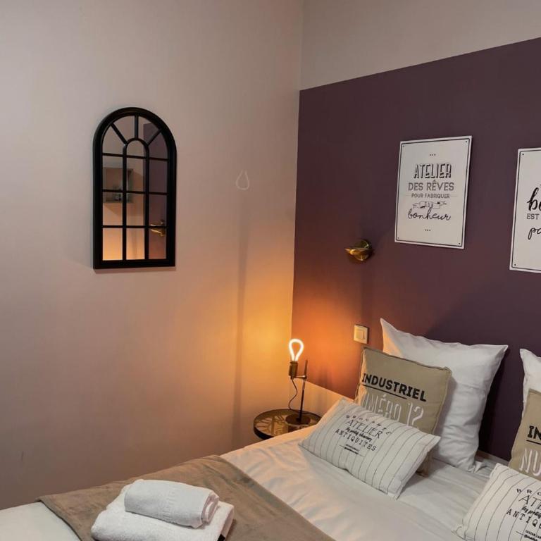 Le logis Katia - Chambre Double avec Salle de Bains Privative - 15