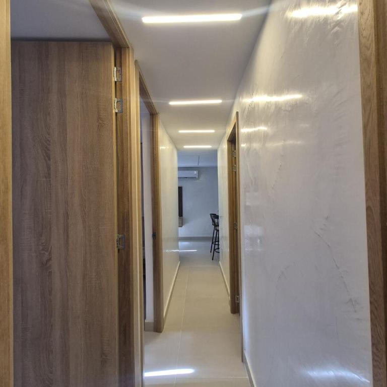 Precioso apartamento cerca del mar - Three-Bedroom Apartment - 12