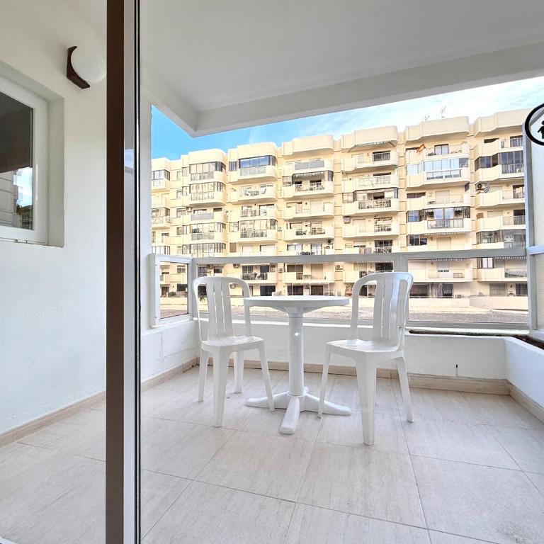 PYR Beach & Pool Private Studios - Estudio con terraza - 4
