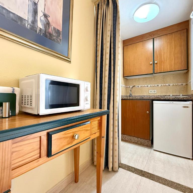 PYR Beach & Pool Private Studios - Estudio con terraza - 9