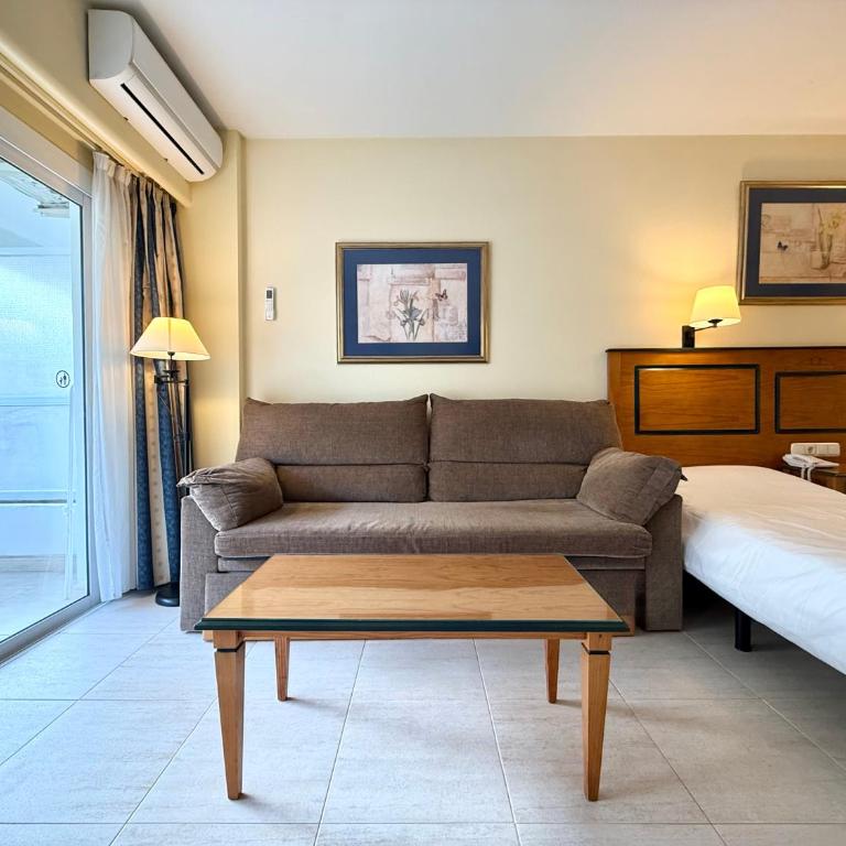 PYR Beach & Pool Private Studios - Estudio con terraza - 8