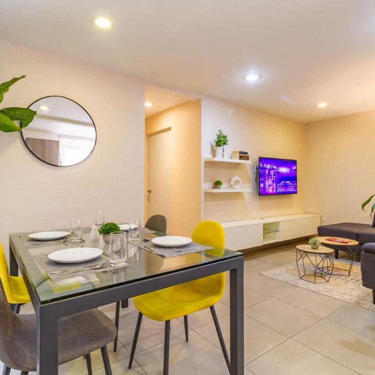 Hidden gem with AC balcony in trendy Roma Norte - Vacation Home - 1