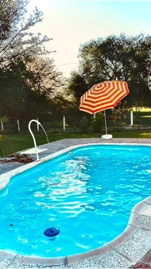 Mirador Rest House - Casa entera con pileta privada - Three-Bedroom House - 10