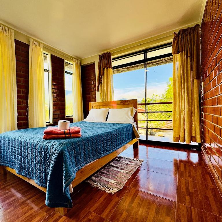 Casa Familiar TOVCA Oxapampa - Double Room with Private Bathroom - 6