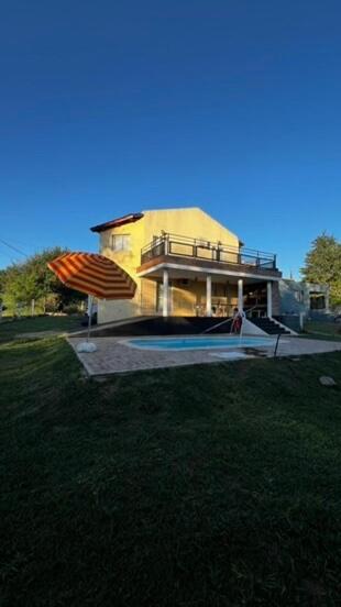 Mirador Rest House - Casa entera con pileta privada - Three-Bedroom House - 18