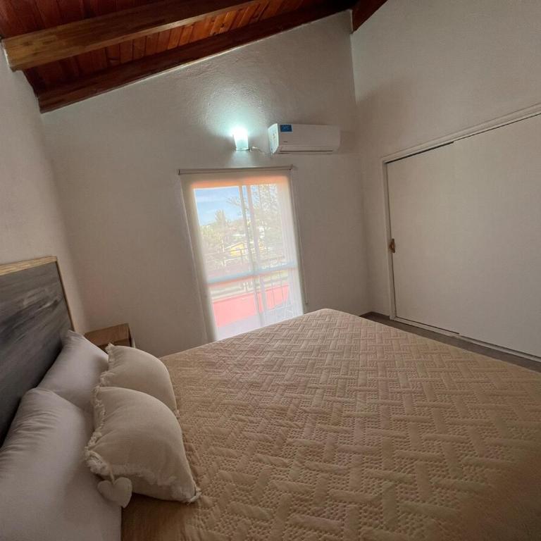 Mirador Rest House - Casa entera con pileta privada - Three-Bedroom House - 20