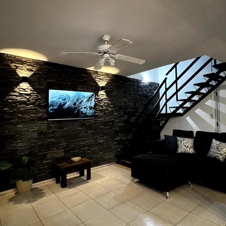 Mirador Rest House - Casa entera con pileta privada - Three-Bedroom House - 37