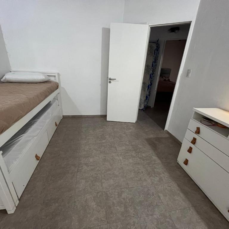 Mirador Rest House - Casa entera con pileta privada - Three-Bedroom House - 51