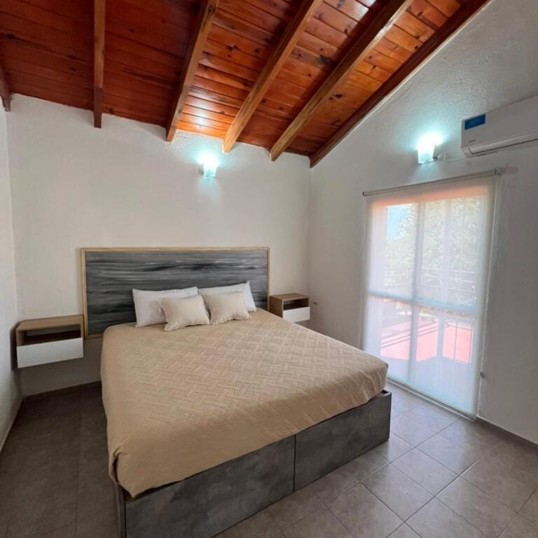 Mirador Rest House - Casa entera con pileta privada - Three-Bedroom House - 61