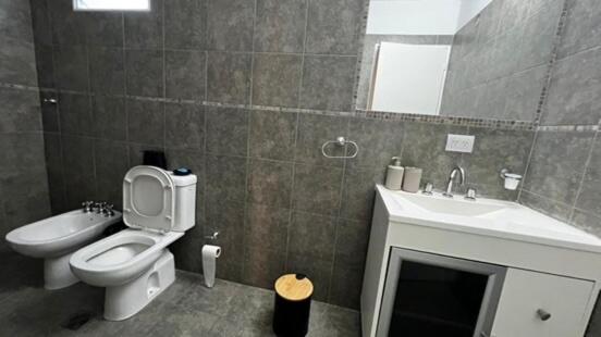 Mirador Rest House - Casa entera con pileta privada - Three-Bedroom House - 66