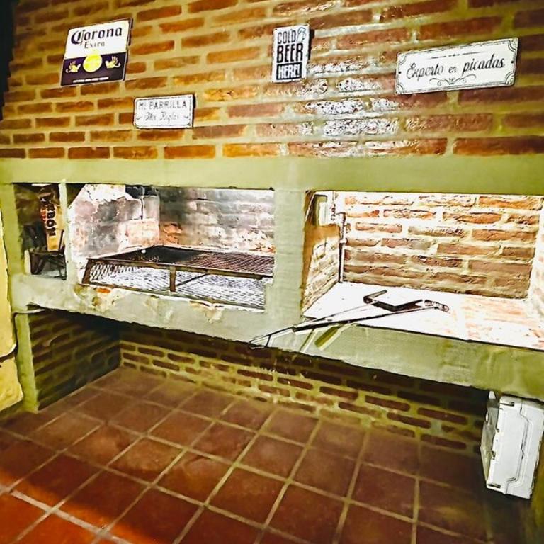 Mirador Rest House - Casa entera con pileta privada - Three-Bedroom House - 75