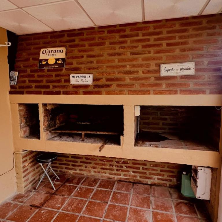 Mirador Rest House - Casa entera con pileta privada - Three-Bedroom House - 86