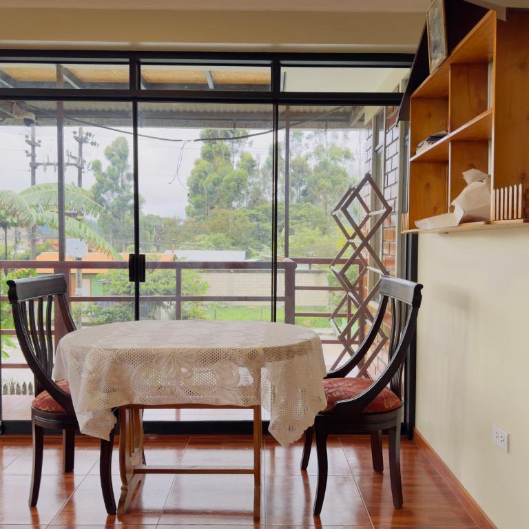 Casa Familiar TOVCA Oxapampa - Double Room with Private Bathroom - 12