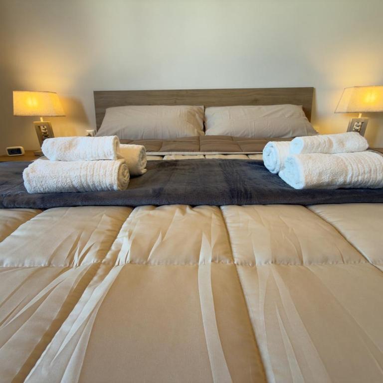 Harmony Home in Florence - Two-Bedroom Apartment with Balcony - 11
