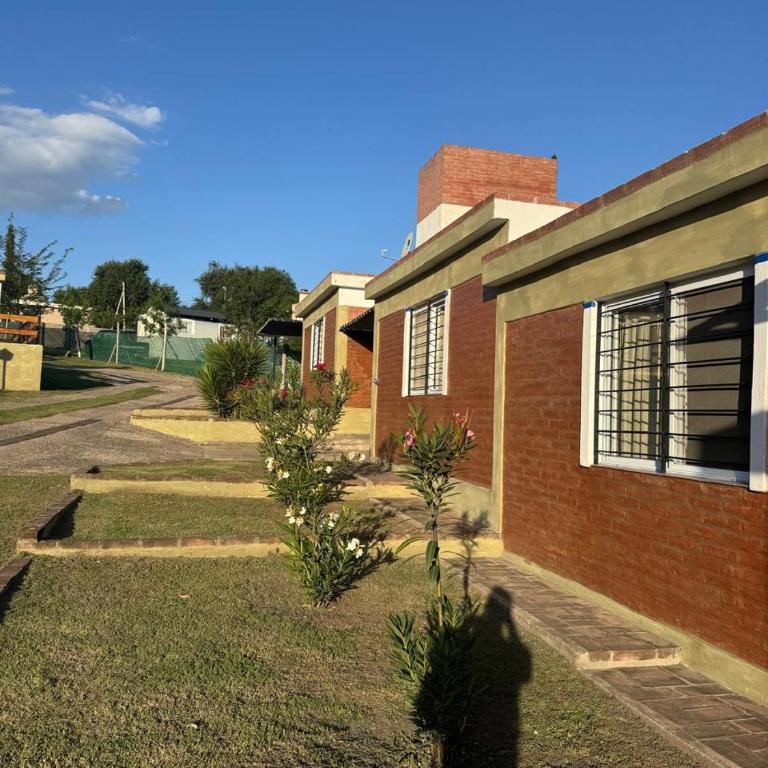Cabañas con pileta y aire acondicionado empalme - Casa con 1 dormitorio - 4