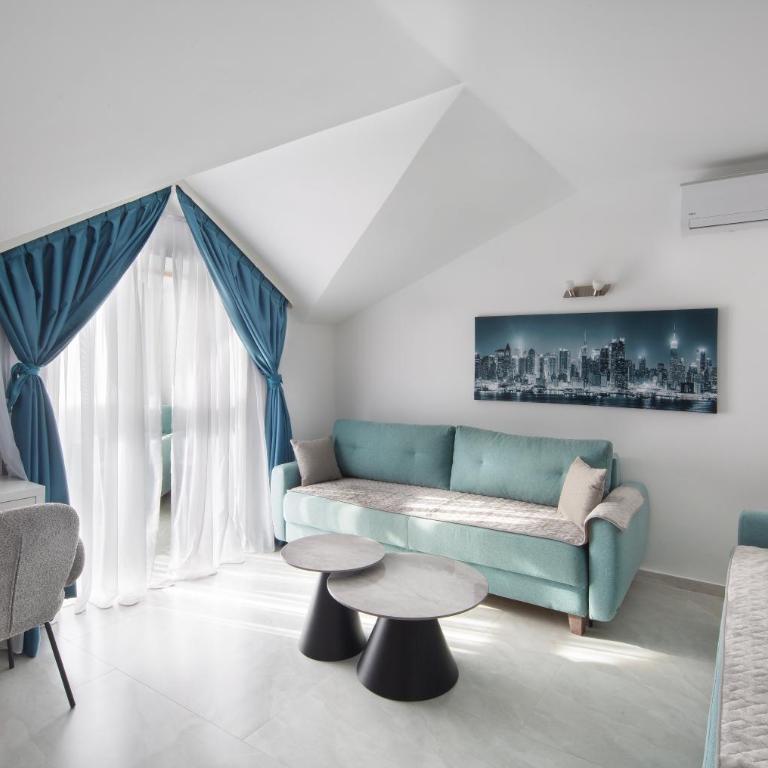 Hotel Tommy - Porodična Soba - 1