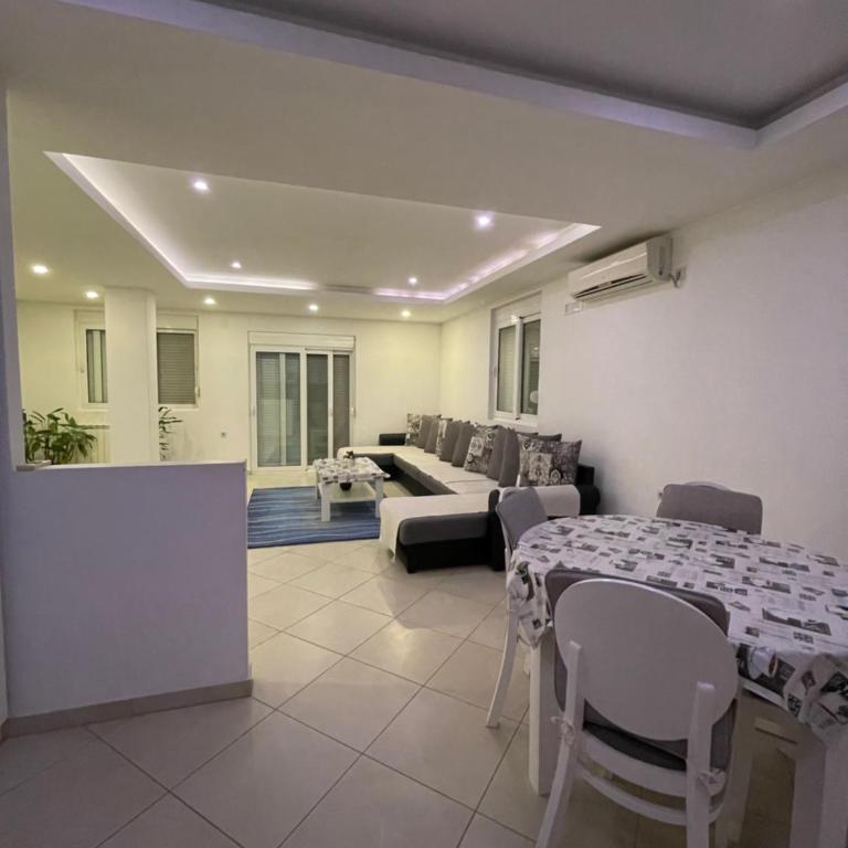 Apart Sara - Apartman sa 3 Spavaće Sobe i Pogledom - 9