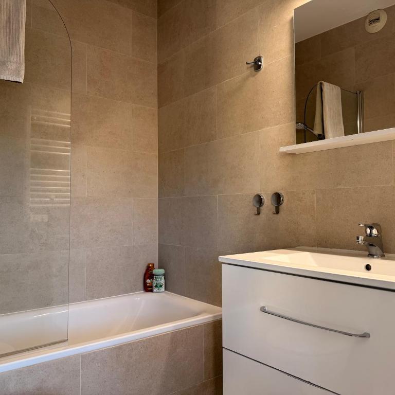 La Marina Cannes Suites - Studio - Vue sur Montagne - 3