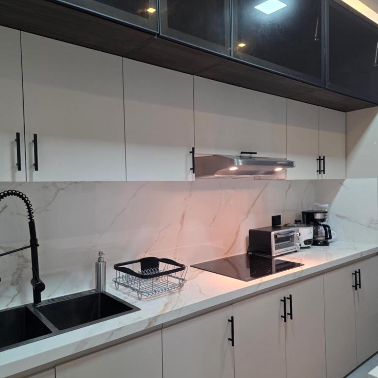 Greenport Plaza De lujo, 3 camas, piscina, jacuzzi, crucitas mejor sector, cerca de todo - Two-Bedroom Deluxe Apartment with Balcony - 16