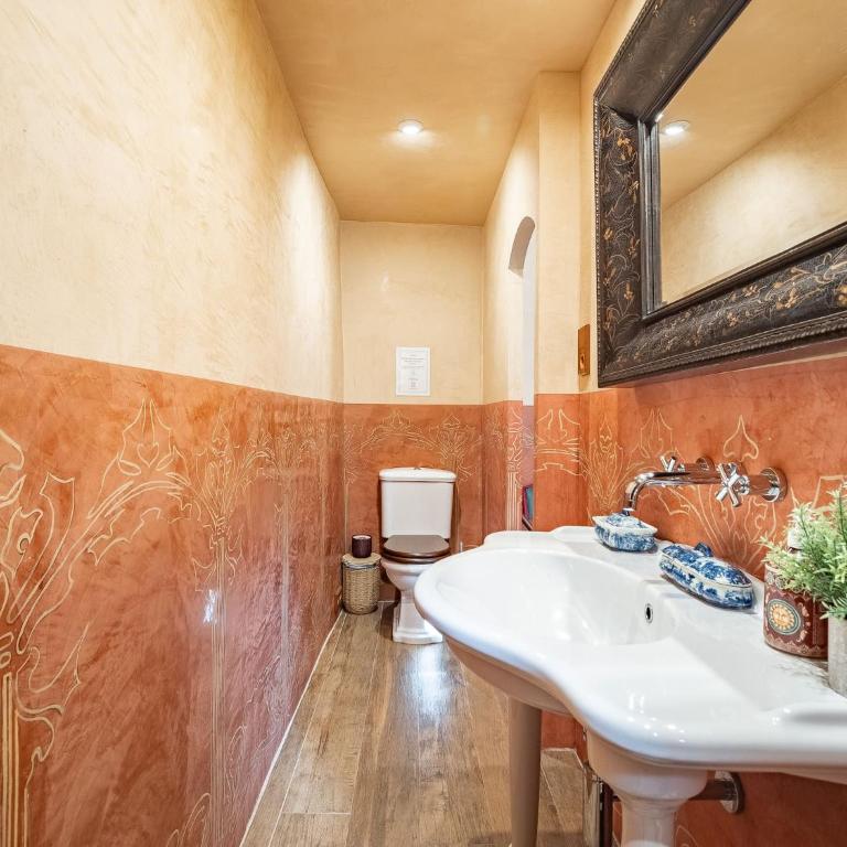 Casa Indiana en el corazón de Begur con azotea - Villa - 38