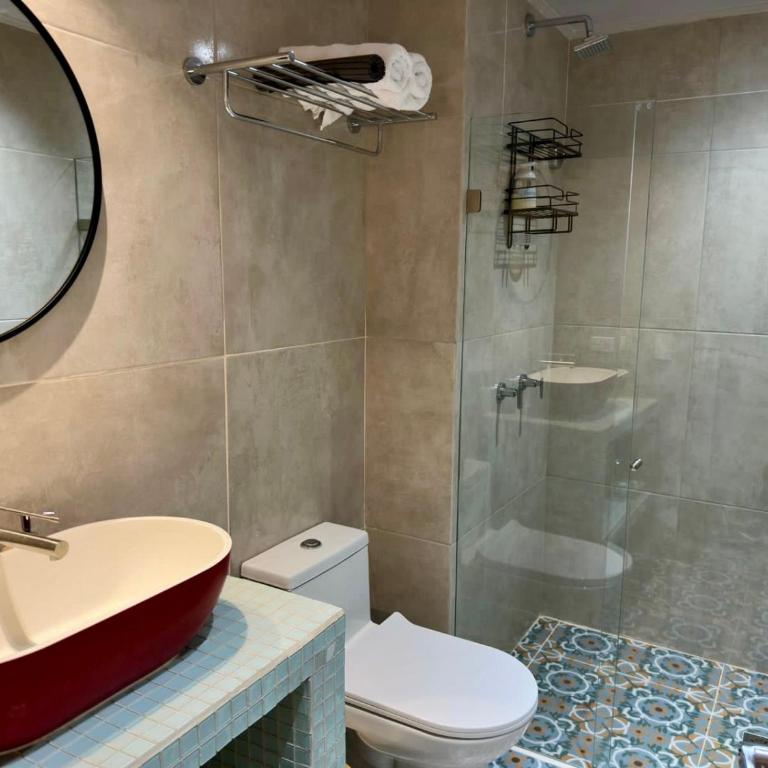 Lovely Suite steps away from the airport and sea - One-Bedroom Apartment with Pool View - 22