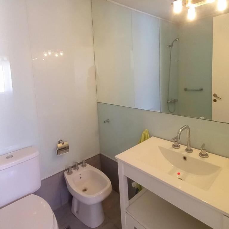 Amplio departamento céntrico con cochera - Apartamento de 3 dormitorios - 8