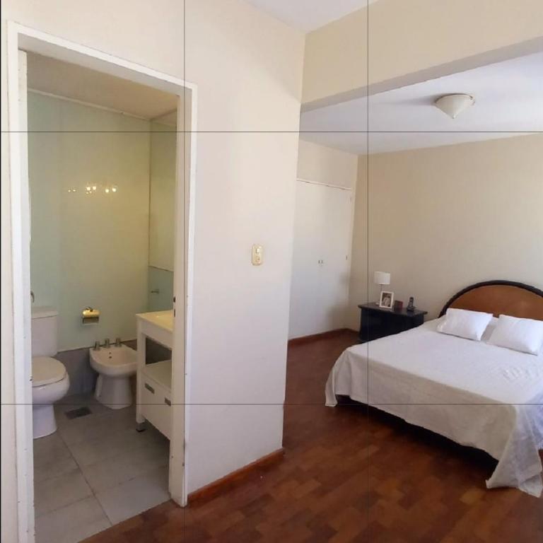 Amplio departamento céntrico con cochera - Apartamento de 3 dormitorios - 11