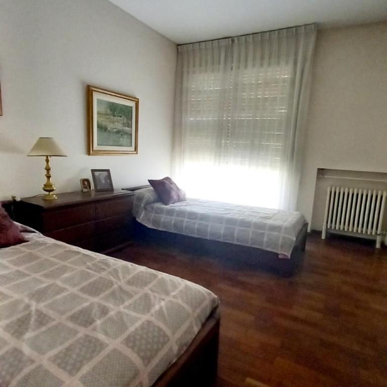 Amplio departamento céntrico con cochera - Apartamento de 3 dormitorios - 12