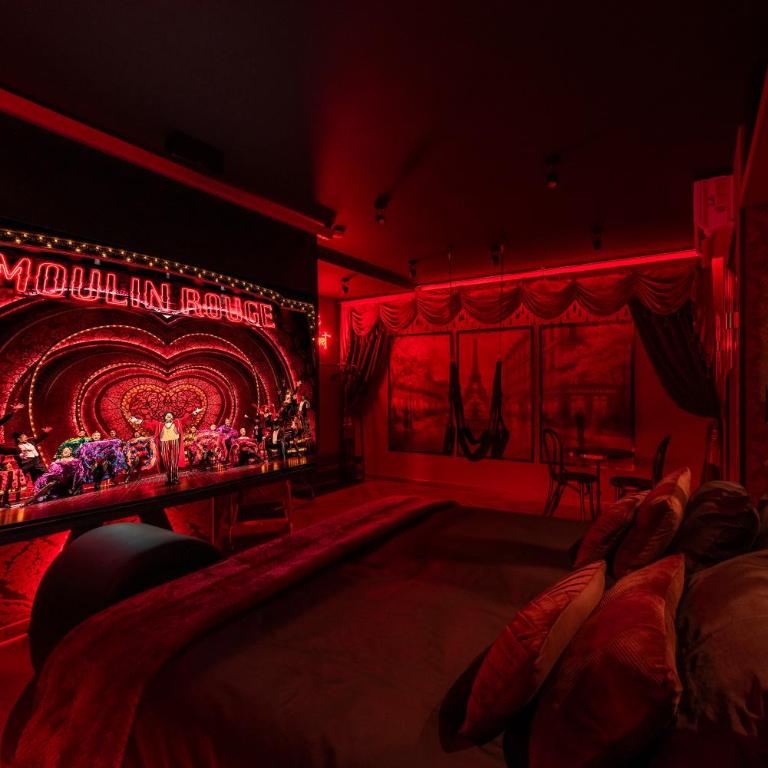 Suite Cabaret - Love room spa & cinéma privatifs - piscine - Appartement 1 Chambre Deluxe - 4