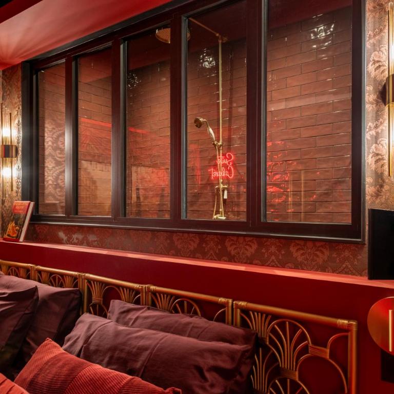 Suite Cabaret - Love room spa & cinéma privatifs - piscine - Appartement 1 Chambre Deluxe - 12