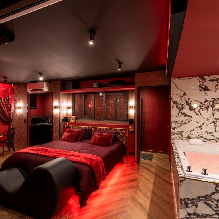 Suite Cabaret - Love room spa & cinéma privatifs - piscine - Appartement 1 Chambre Deluxe - 15