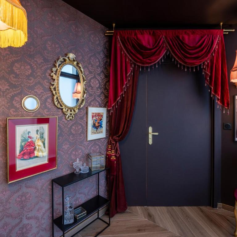 Suite Cabaret - Love room spa & cinéma privatifs - piscine - Appartement 1 Chambre Deluxe - 22