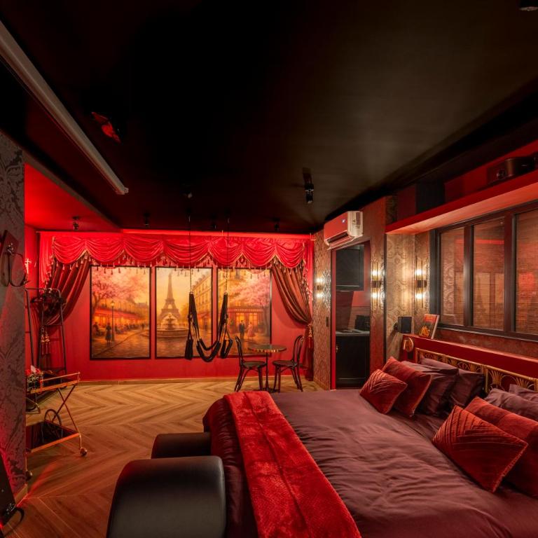 Suite Cabaret - Love room spa & cinéma privatifs - piscine - Appartement 1 Chambre Deluxe - 8